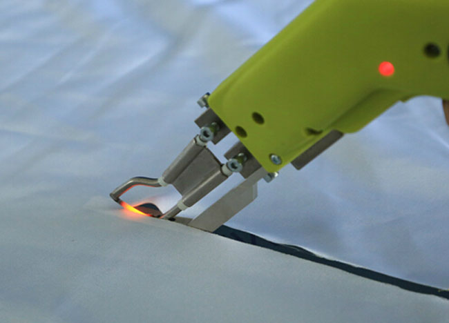 Cutting Foot of Electric Hand Held Hot Knife application